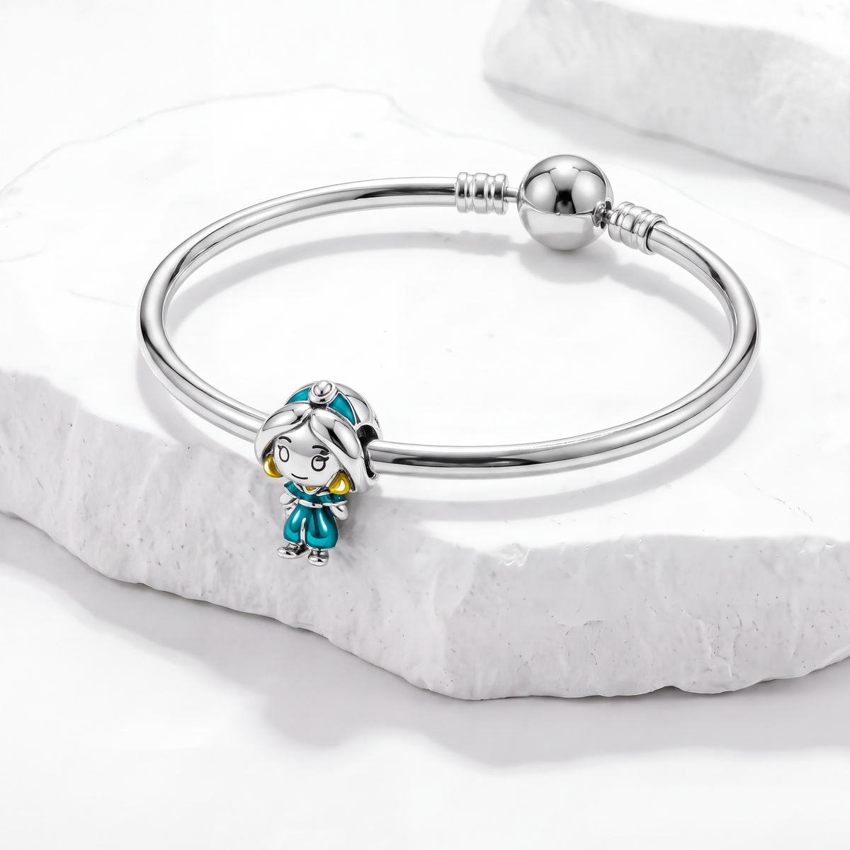 Aladdin Charms bracelet featuring a detailed charm of Jasmine in blue attire, bringing Disney magic to jewellery.
