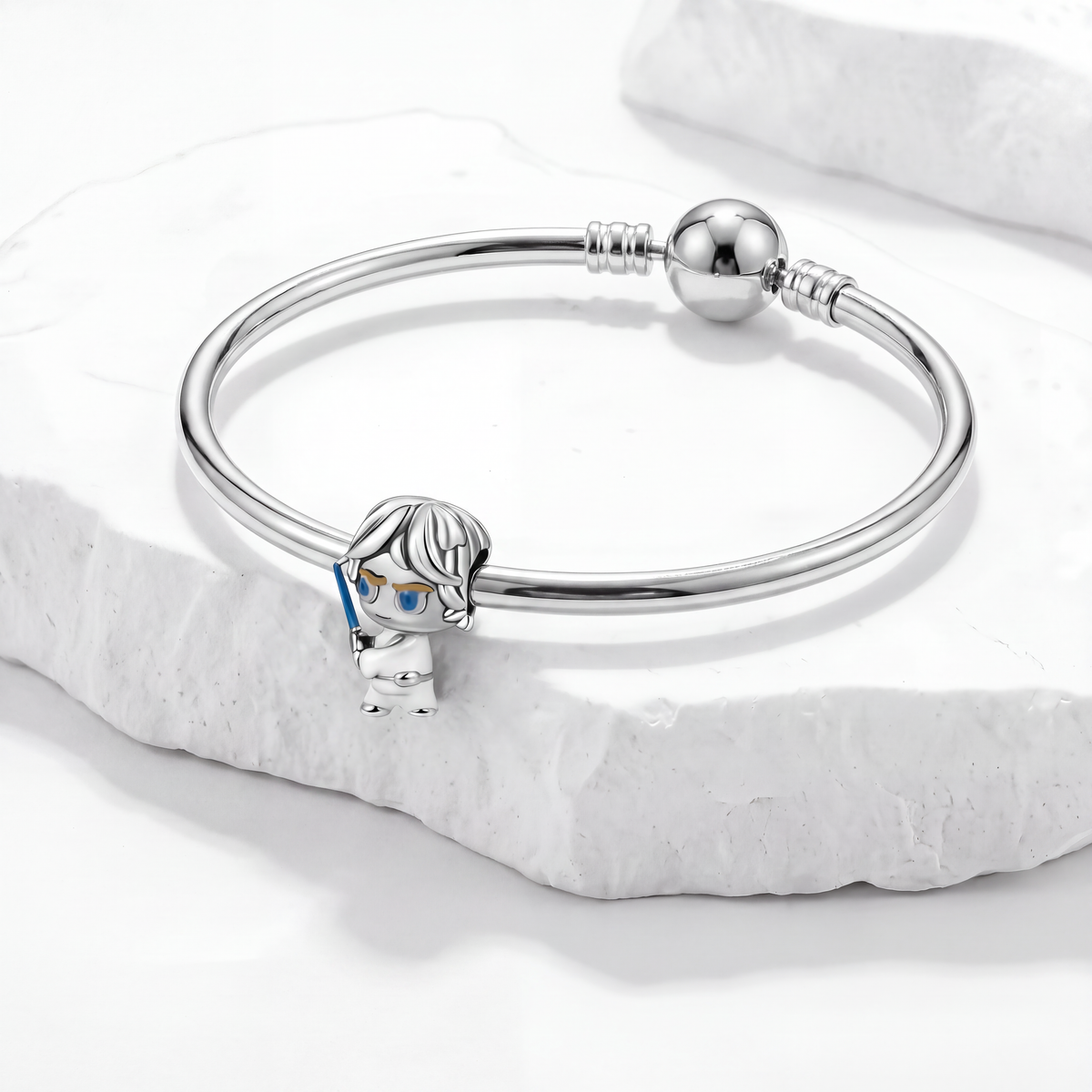 Light Side Star Wars sterling silver bracelet featuring a character with lightsaber.