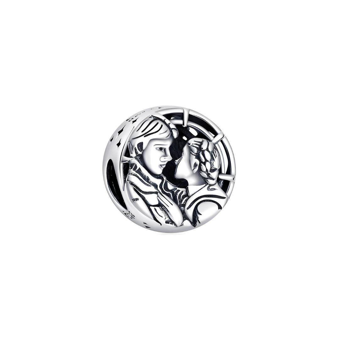 Star Wars Han Solo and Princess Leia Charm featuring a romantic design of the iconic couple.